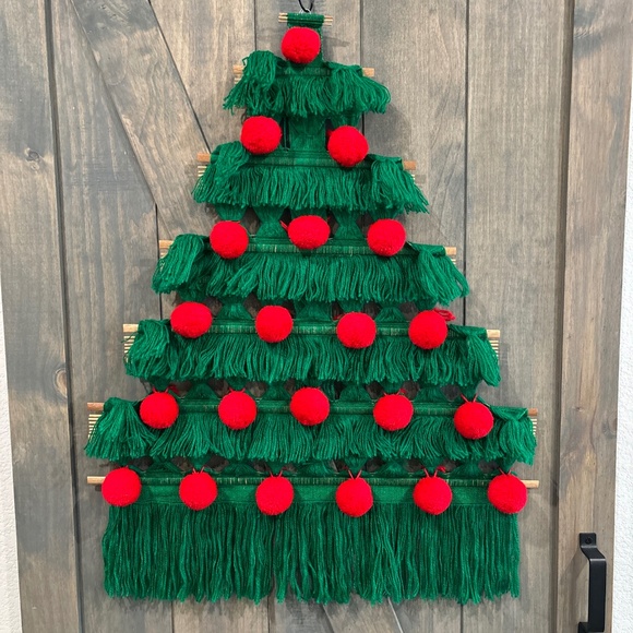 Holiday Vintage Macrame Christmas Tree Wall Hanging 34x26 Woven Pom
